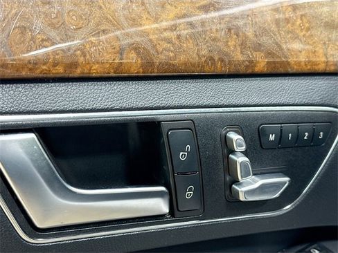 Used 2014 Mercedes-Benz E 350 4MATIC Sedan image 20