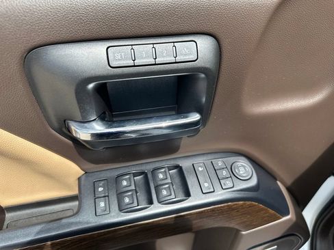 Used 2017 GMC Sierra 3500 Denali w/ Duramax Plus Package AWD/4WD image 18
