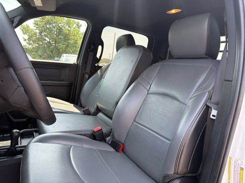 Used 2024 RAM 3500 Tradesman w/ Chrome Appearance Group AWD/4WD image 31