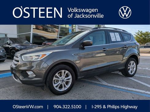 Used 2017 Ford Escape SE AWD/4WD image 1