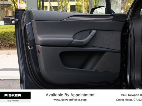 Used 2024 Tesla Model X image 10