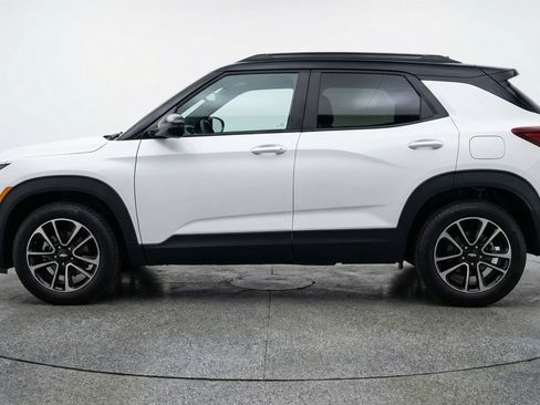 Used 2025 Chevrolet TrailBlazer LT AWD/4WD image 5