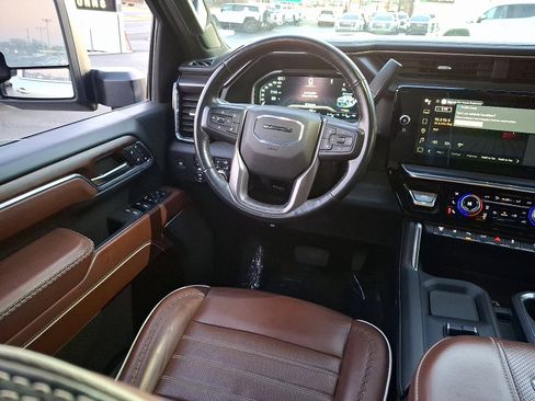 Used 2024 GMC Sierra 2500 Denali Ultimate w/ Snow Plow Prep/Camper Package image 14