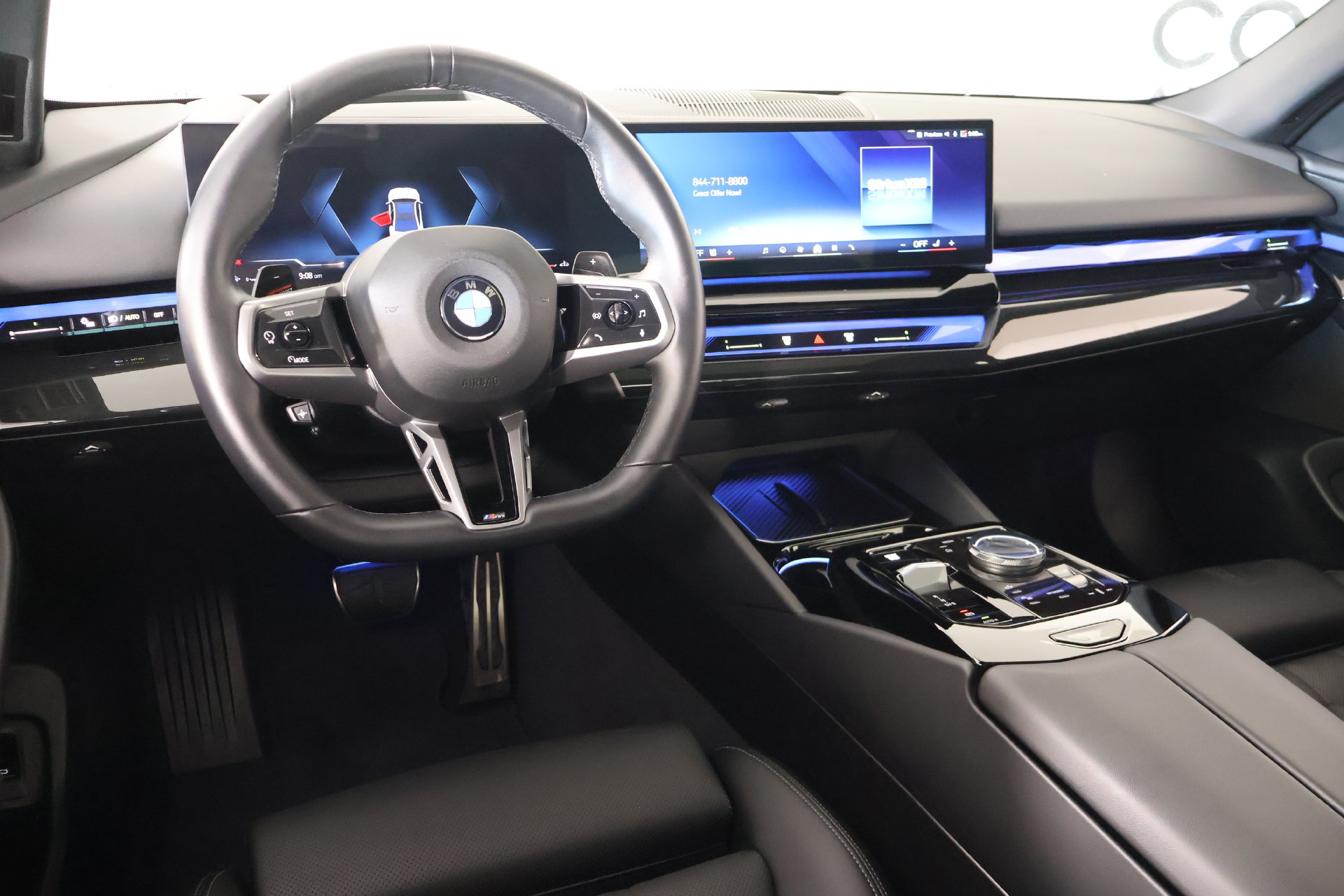 Used 2026 BMW 540i xDrive w/ M Sport Package AWD/4WD image 2