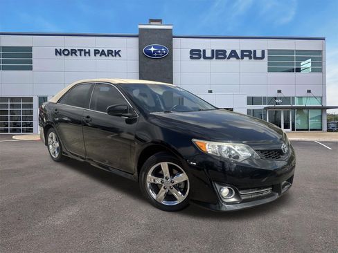 Used 2013 Toyota Camry SE image 1