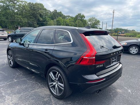 Used 2018 Volvo XC60 T5 Momentum w/ Vision Package AWD/4WD image 4