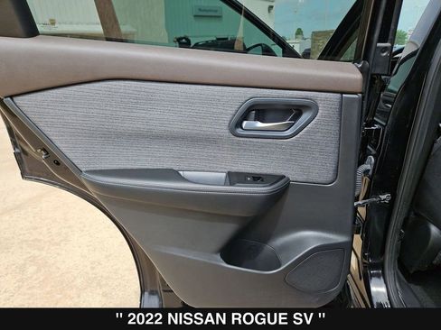 Used 2022 Nissan Rogue SV FWD image 18