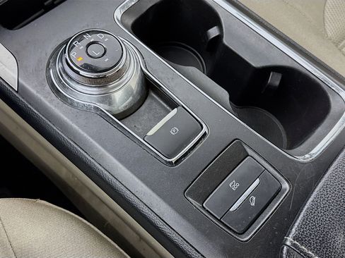 Used 2019 Ford Fusion SE image 17