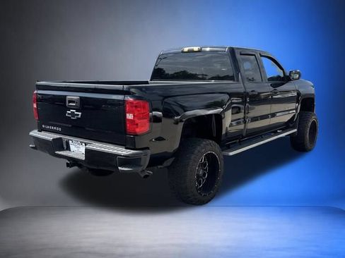 Used 2018 Chevrolet Silverado 1500 Custom w/ Custom Convenience Package AWD/4WD image 11