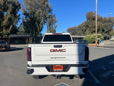 Used 2025 GMC Sierra 2500 AT4 AWD/4WD image 10
