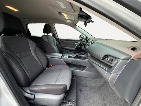 Used 2023 Nissan Rogue SV FWD image 13