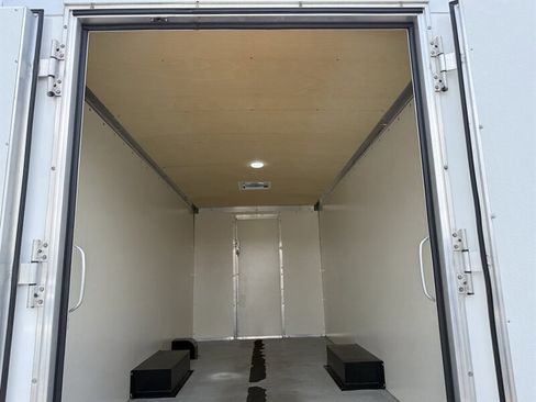 Used 2021 Chevrolet Express 3500 w/ Power Convenience Package RWD image 10
