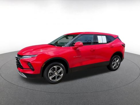 Used 2026 Chevrolet Blazer LT FWD image 6