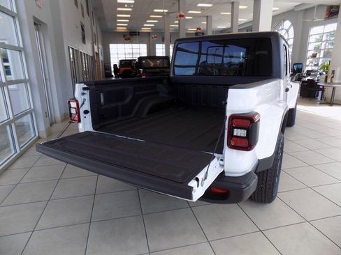 New 2026 Jeep Gladiator Sport image 9