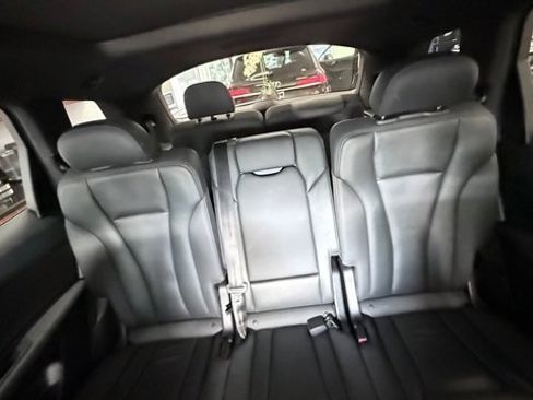 Used 2020 Audi Q7 3.0T Premium w/ Convenience Package image 18
