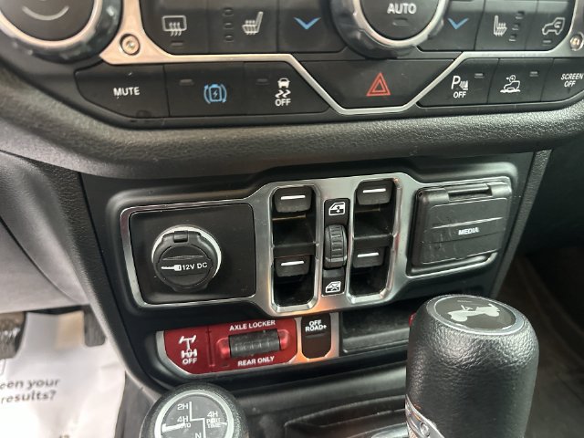 Used 2024 Jeep Wrangler Unlimited AWD/4WD image 24