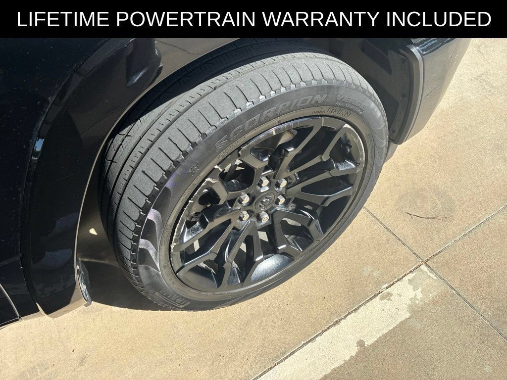 Used 2025 RAM 1500 Limited AWD/4WD image 23