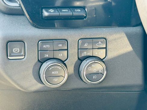 Used 2023 Chevrolet Silverado 1500 LTZ w/ LTZ Premium Package AWD/4WD image 8
