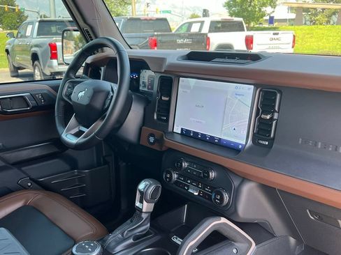 Used 2024 Ford Bronco Outer Banks AWD/4WD image 18