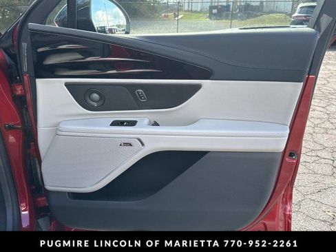 New 2026 Lincoln Nautilus Reserve image 14