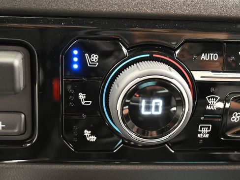 Used 2025 Chevrolet Silverado 1500 High Country image 28