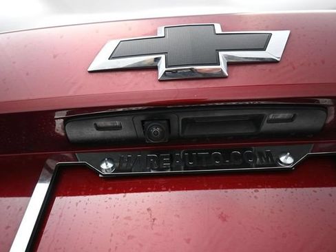 Used 2025 Chevrolet Trax RS FWD image 27