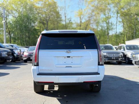 Used 2018 Cadillac Escalade ESV Platinum AWD/4WD image 46