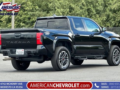 Used 2024 Toyota Tacoma TRD Sport w/ TRD Sport Upgrade Package AWD/4WD image 4