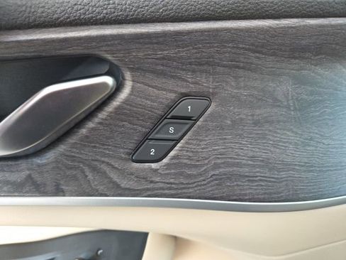 Used 2022 Jeep Grand Cherokee L Limited w/ Luxury Tech Group II image 13