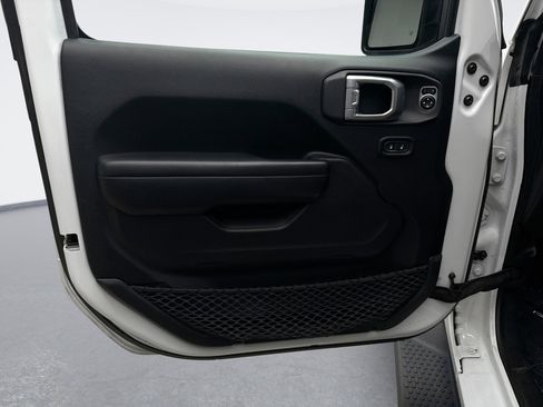 Used 2020 Jeep Wrangler Sport image 9