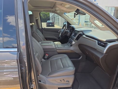 Used 2019 GMC Yukon XL Denali w/ Open Road Package AWD/4WD image 12
