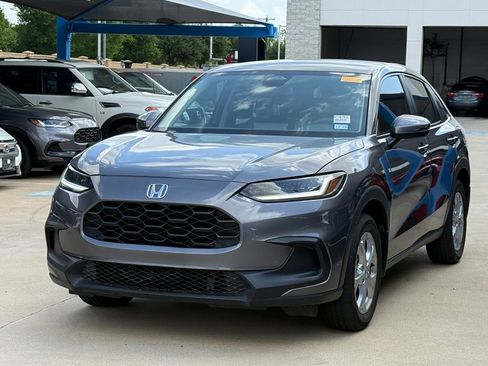 Used 2025 Honda HR-V LX image 2