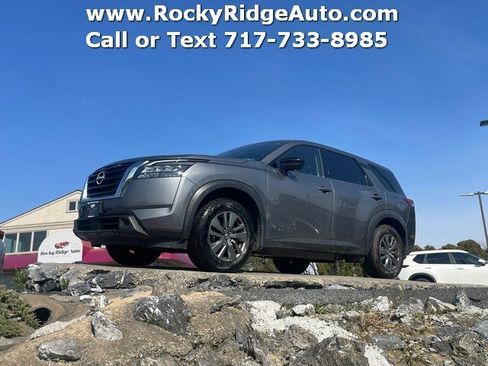Used 2024 Nissan Pathfinder S image 1