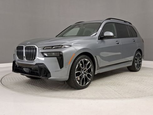 Certified 2023 BMW X7 xDrive40i w/ M Sport Package image 32