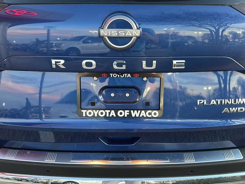 Used 2023 Nissan Rogue Platinum w/ Platinum Premium Package image 6