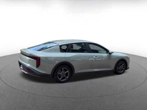 Used 2025 Kia K4 LXS image 15