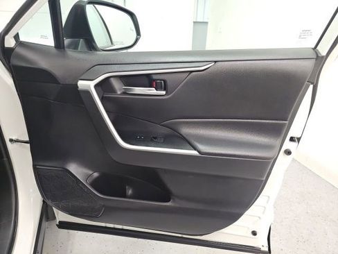 Certified 2022 Toyota RAV4 XLE image 35