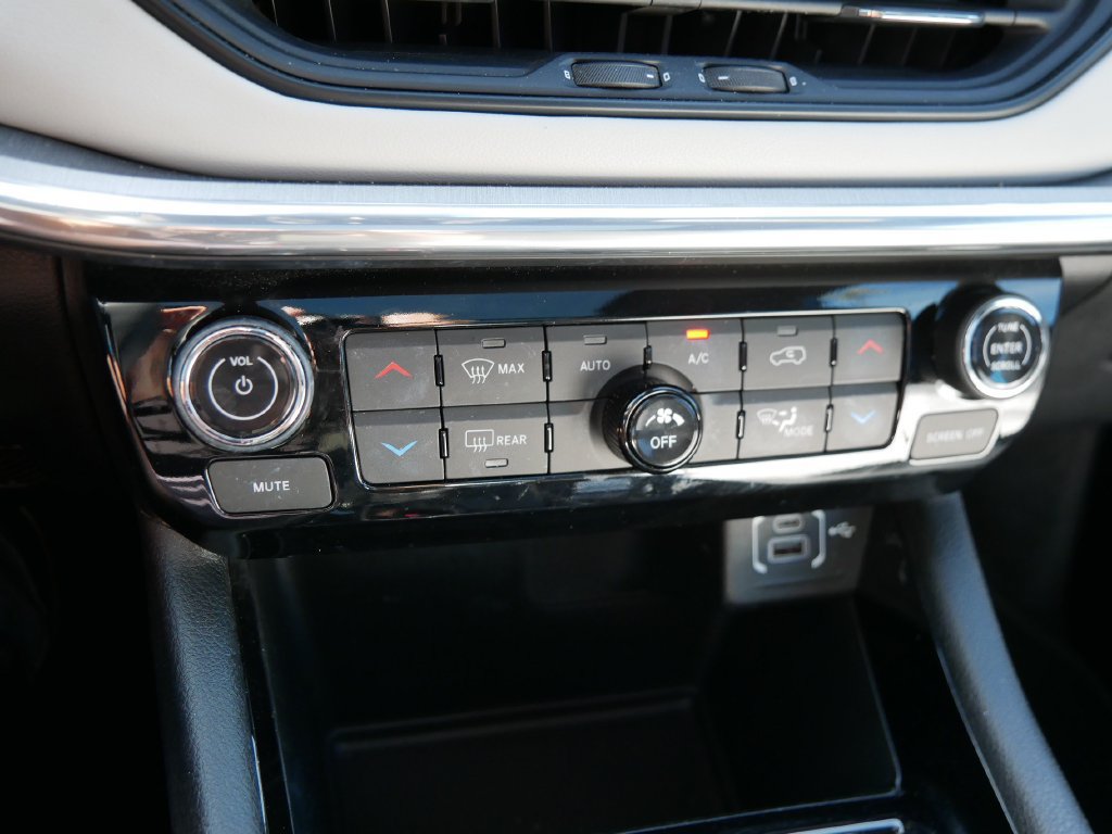 Used 2023 Jeep Compass Limited w/ Sun and Sound Group AWD/4WD image 22