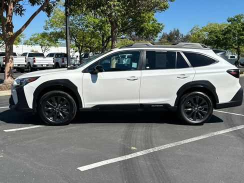 Used 2023 Subaru Outback Onyx Edition AWD/4WD image 7