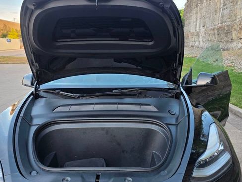 Used 2021 Tesla Model Y Long Range AWD/4WD image 39