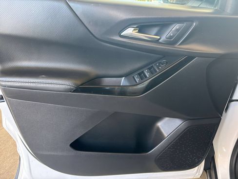 Used 2025 Chevrolet Equinox LT FWD image 18