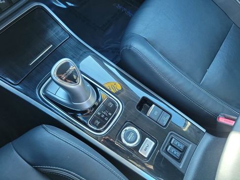 Used 2018 Mitsubishi Outlander SEL image 32