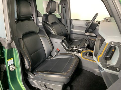 Used 2022 Ford Bronco Badlands image 37