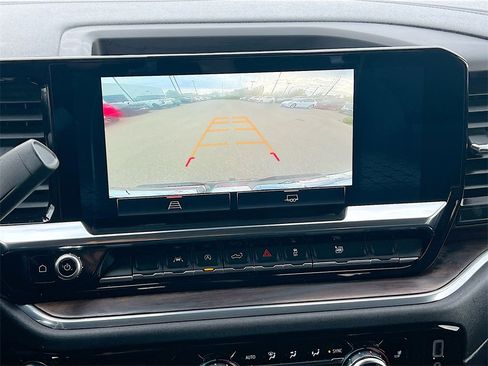 Used 2025 GMC Sierra 1500 SLT image 14