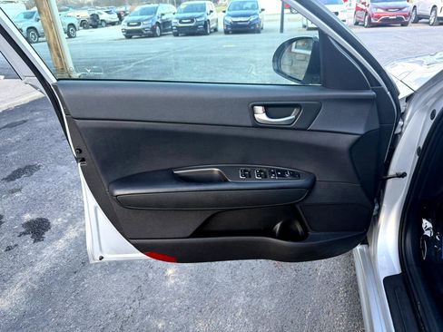 Used 2020 Kia Optima LX image 11