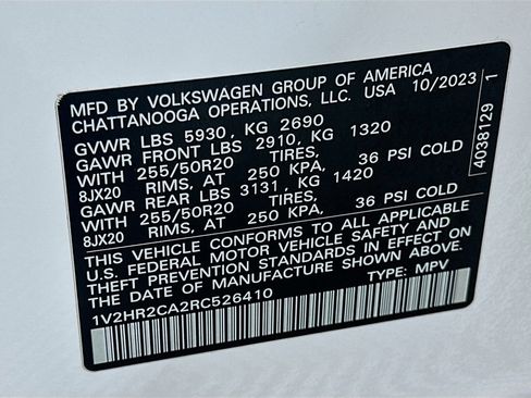 Used 2024 Volkswagen Atlas SE AWD/4WD image 32