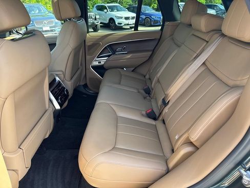 Certified 2024 Land Rover Range Rover SE AWD/4WD image 9