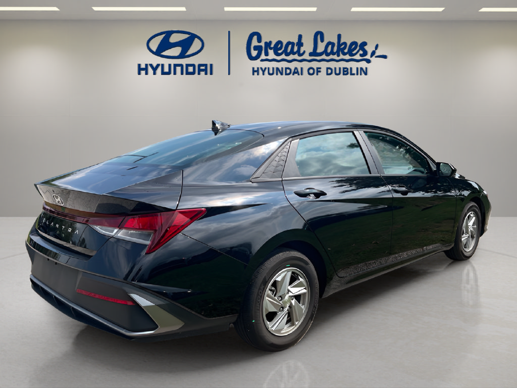 Certified 2026 Hyundai Elantra SE FWD image 5