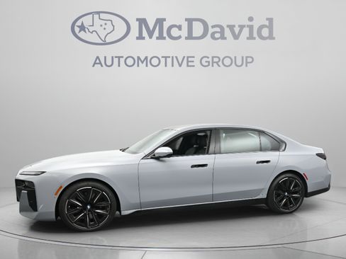 Used 2023 BMW 760i xDrive w/ Executive Package AWD/4WD image 5