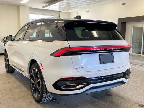 New 2026 Lincoln Nautilus Reserve image 5